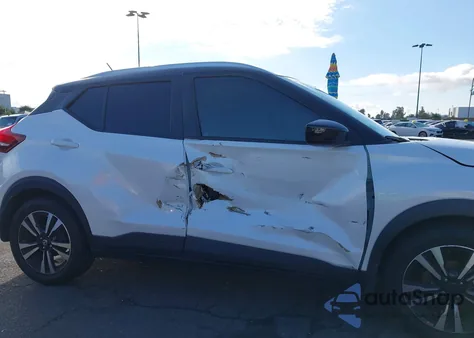 2019 Nissan Kicks Sv z USA, uszkodzony, nr VIN 3N1CP5CU8KL471231